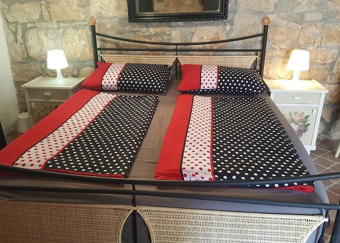 Διαμέρισμα Old Stone Ρόβινι