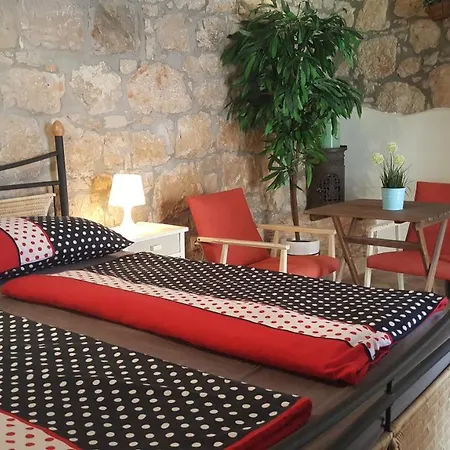 Apartment Old Stone