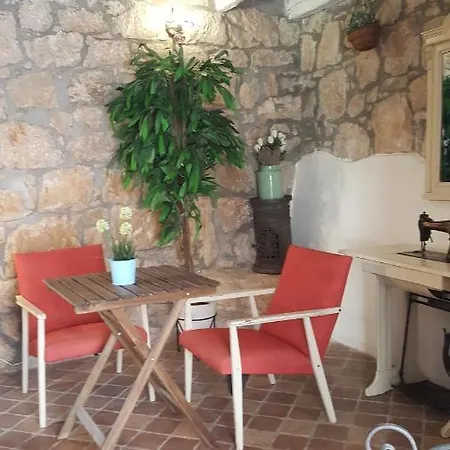 Old Stone Apartment